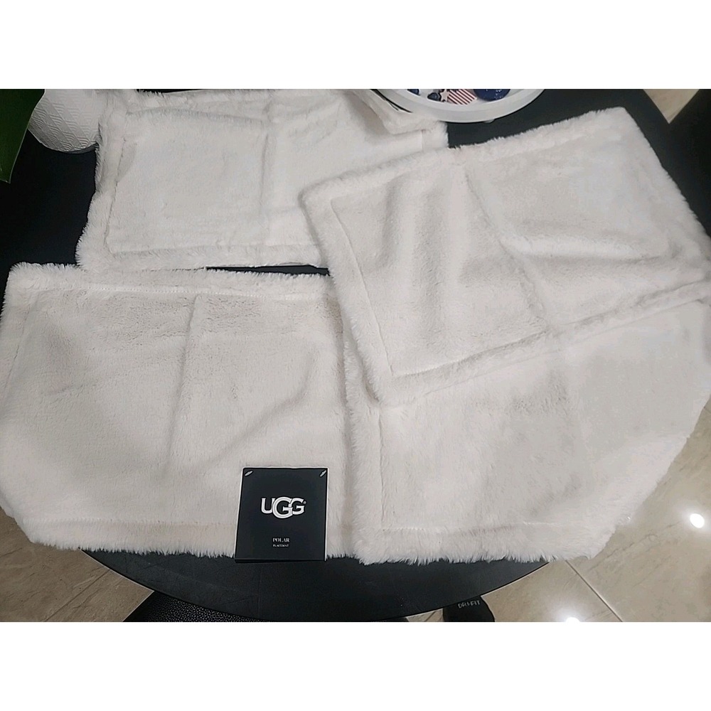 Set of 4 RARE HTF UGG‎ Polar Placemats Snow / White